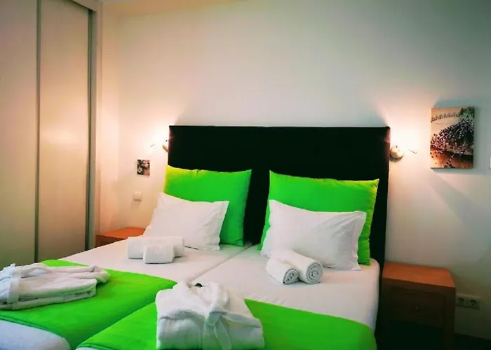 Отель Casa Dos Avos *